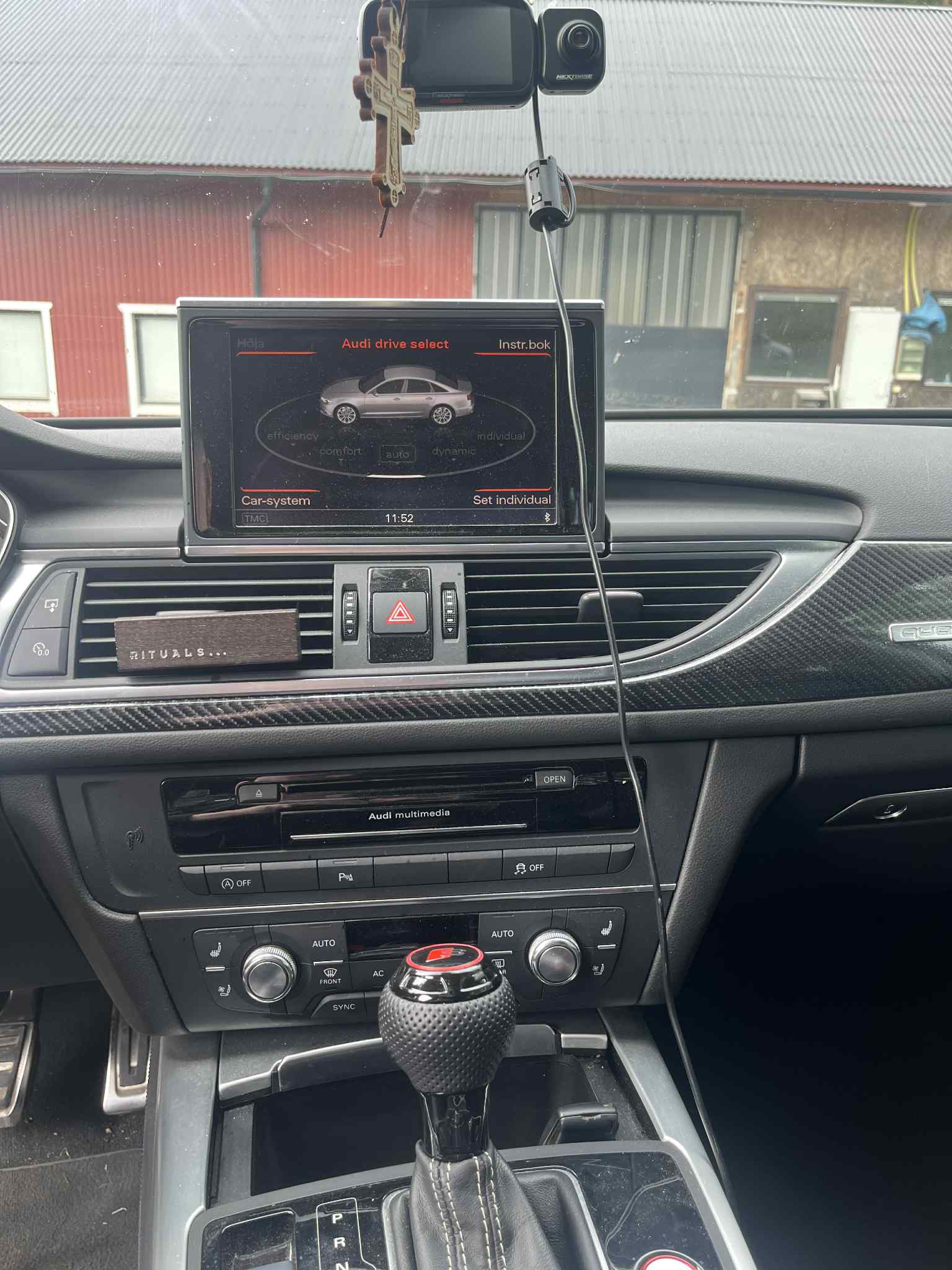 Audi S6  - Thumbnail 3