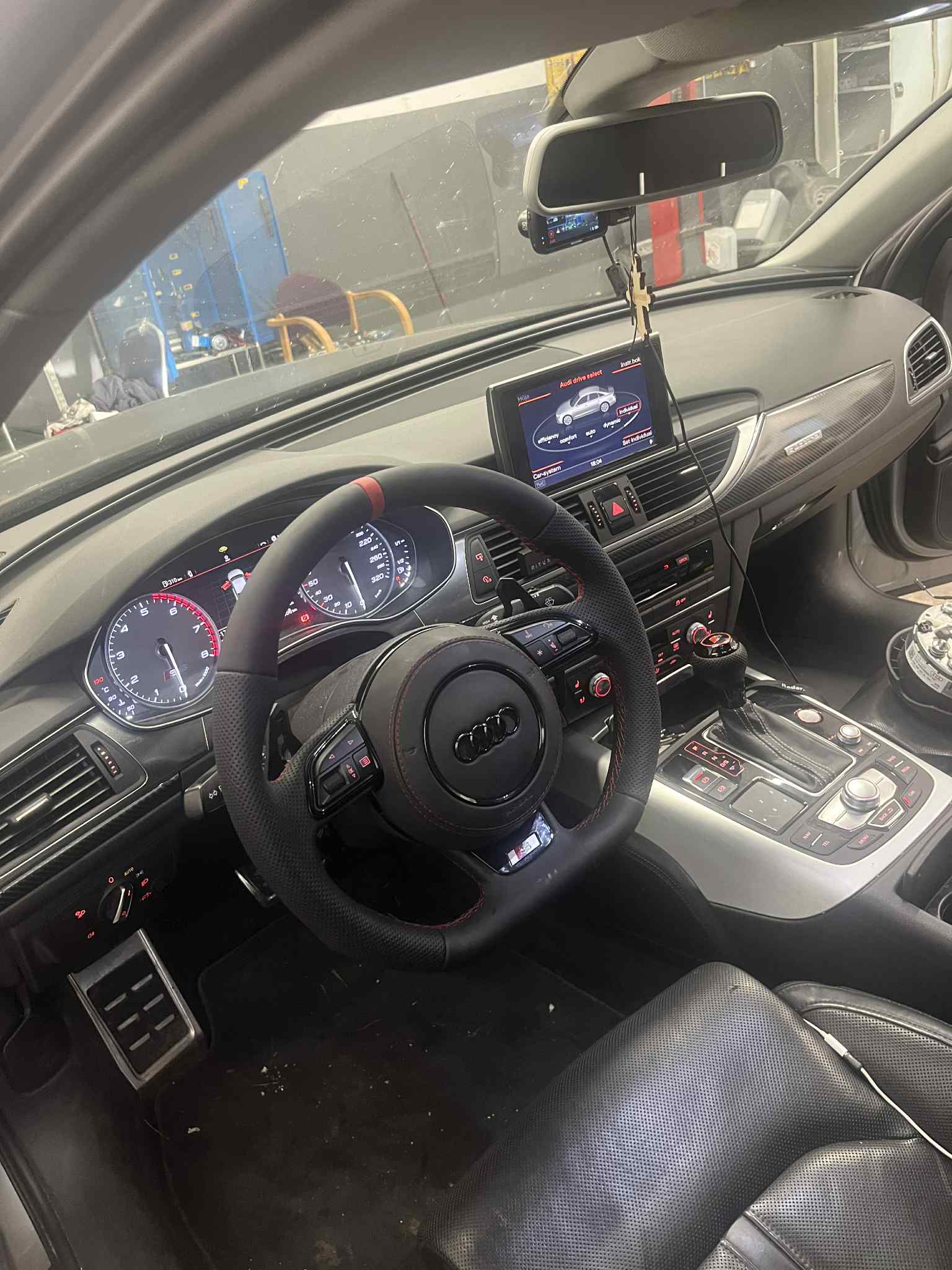 Audi S6  - Thumbnail 4